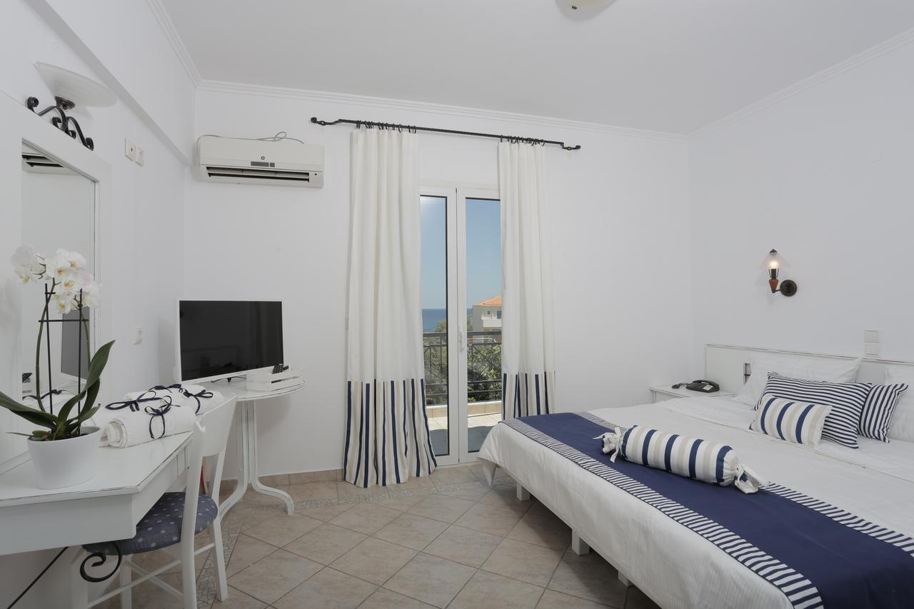 Iris Beach Hotel Монемвасія Екстер'єр фото