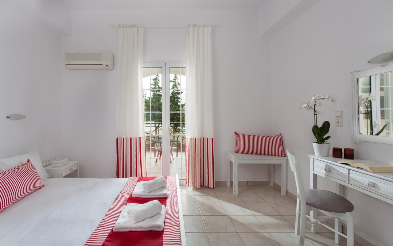 Iris Beach Hotel Монемвасія Екстер'єр фото