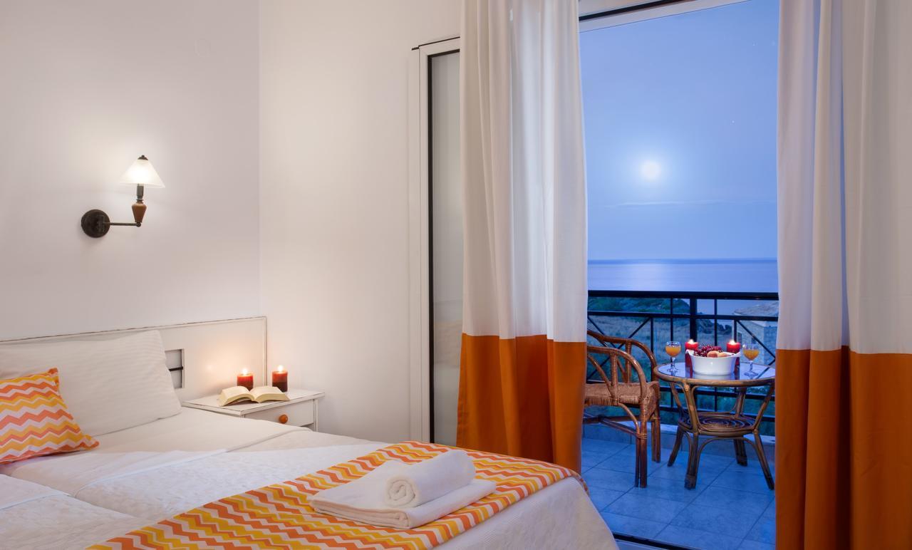 Iris Beach Hotel Монемвасія Екстер'єр фото