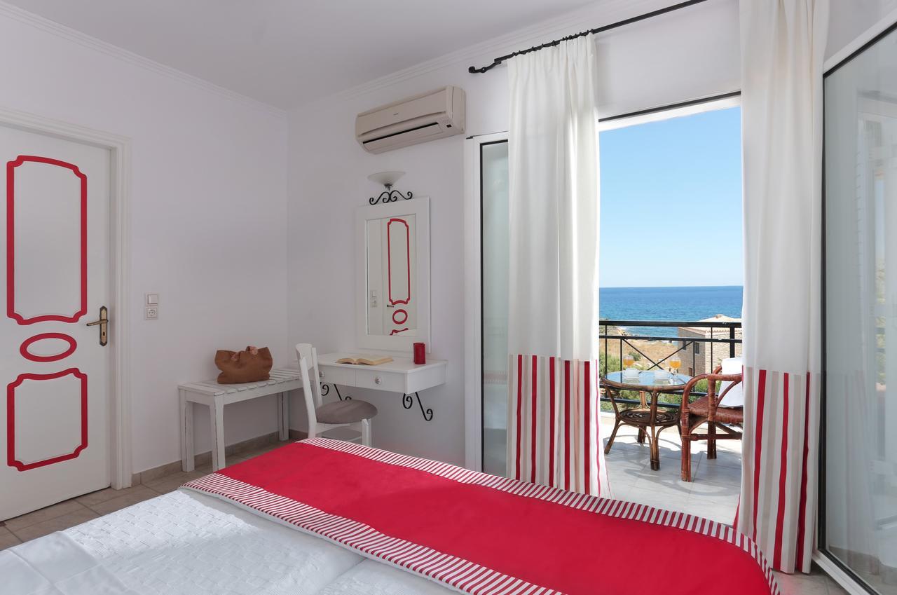 Iris Beach Hotel Монемвасія Екстер'єр фото
