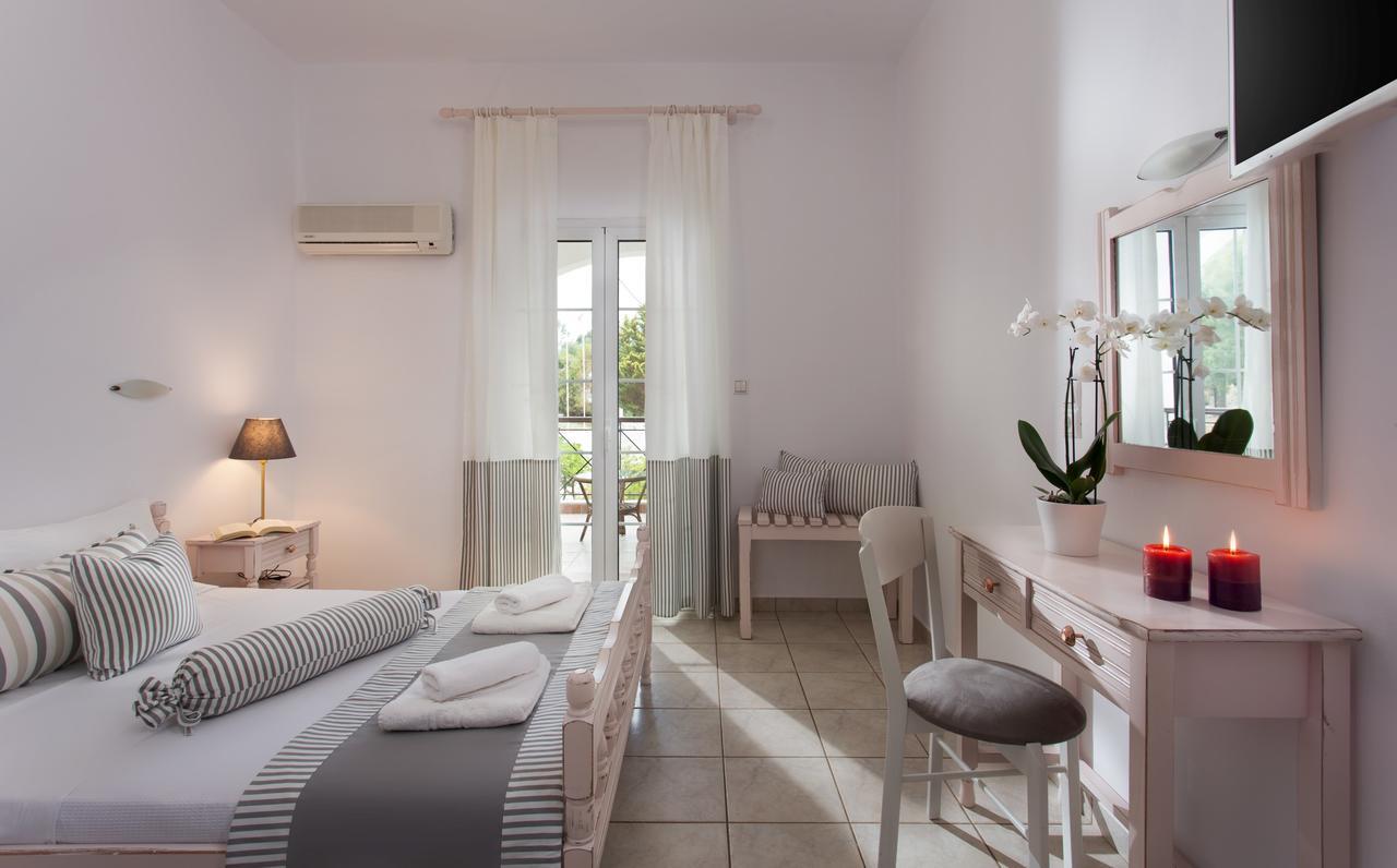 Iris Beach Hotel Монемвасія Екстер'єр фото