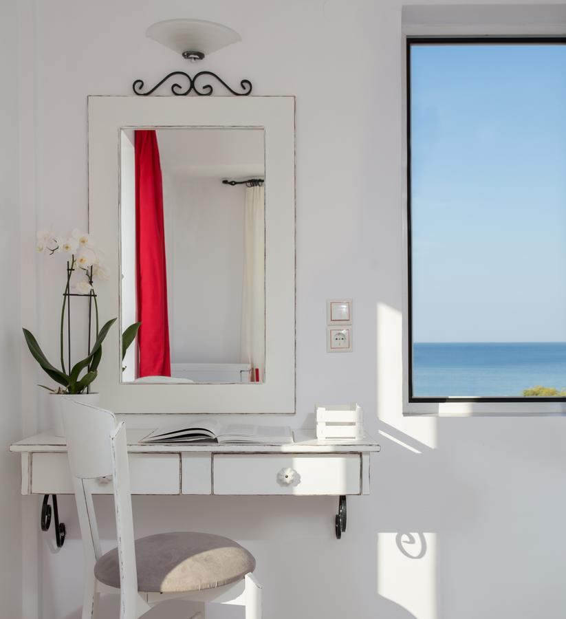 Iris Beach Hotel Монемвасія Екстер'єр фото