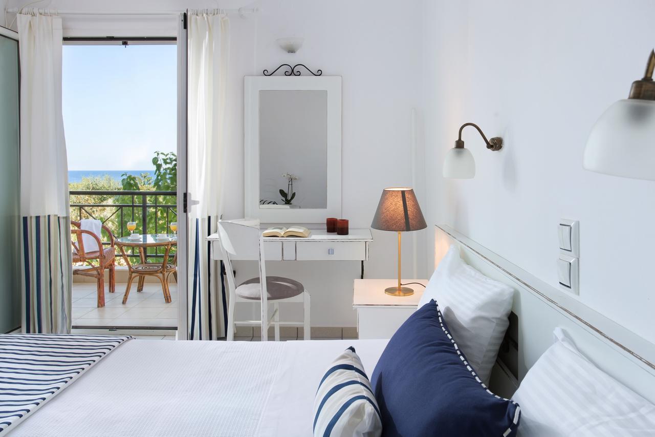Iris Beach Hotel Монемвасія Екстер'єр фото