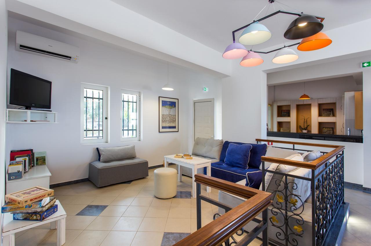 Iris Beach Hotel Монемвасія Екстер'єр фото